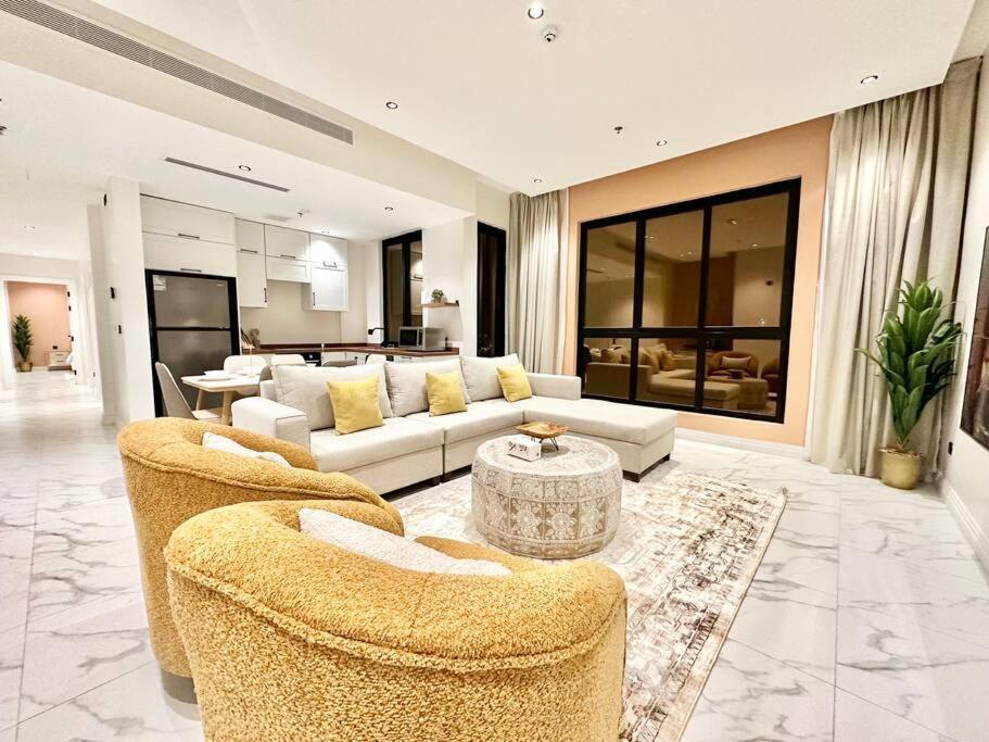 Kameil 3 Bedroom Self Entry دخول ذاتي Apartment
