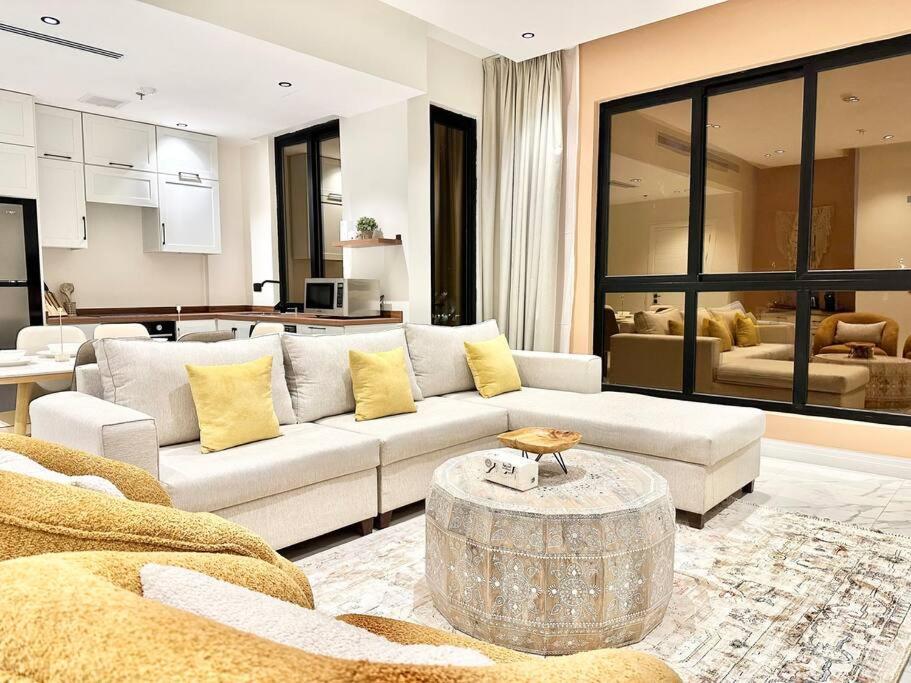 Kameil 3 Bedroom Self Entry دخول ذاتي Apartment